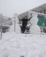 横浜に雪だるまが珍しい！
